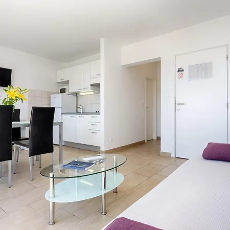 Apartment Adriatic Queen Split