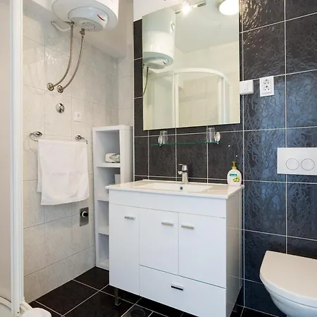 Apartment Adriatic Queen Split